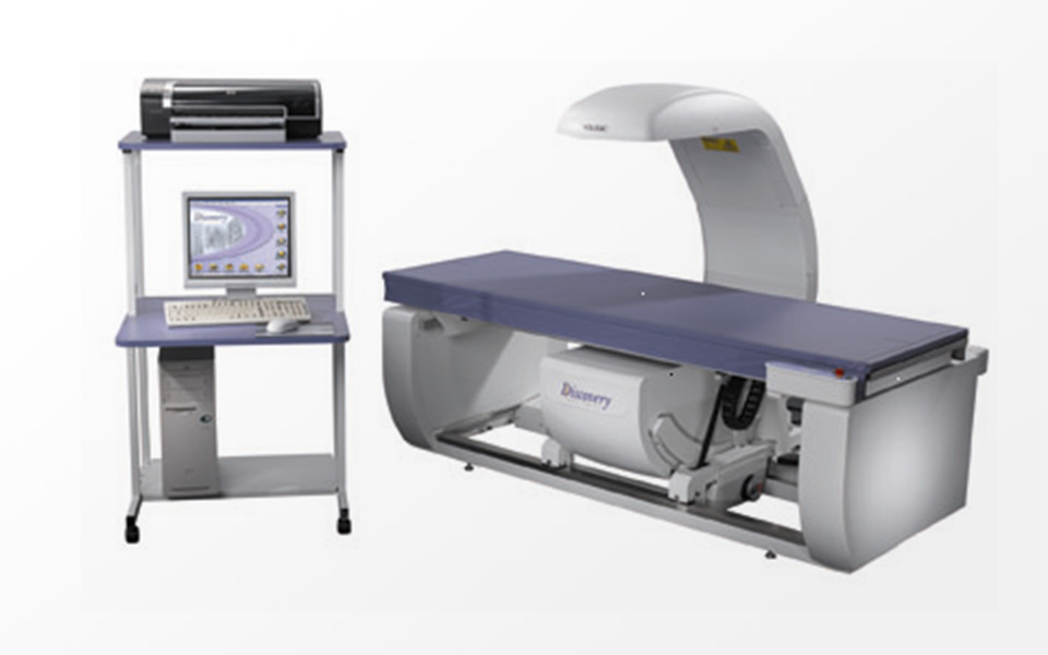 写真: X線骨密度測定装置